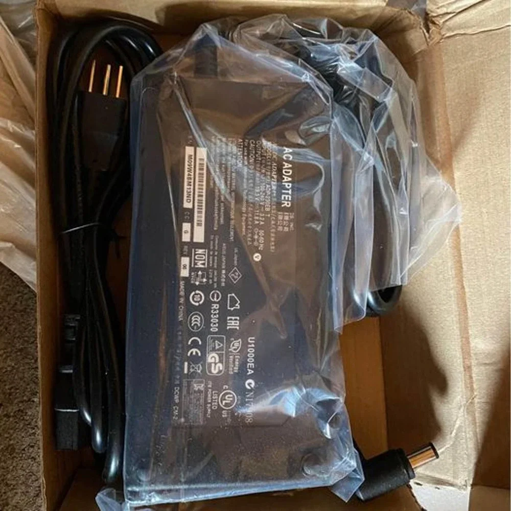 AC/DC ADAPTER